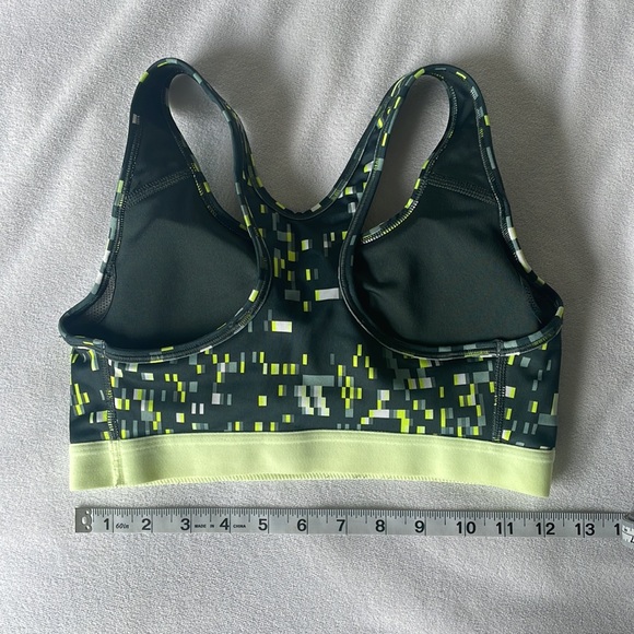 Nike dry-fit sports bra - Picture 3 of 5